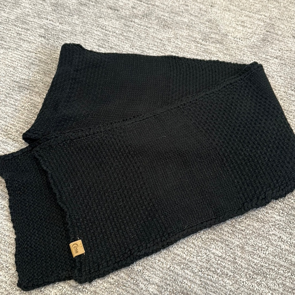 Zyia scarf black brand new